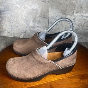 Ecco Women’s Size 6.5 Brown Leather Clogs
